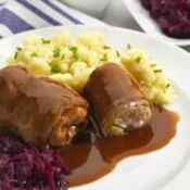 Rinderrouladen mit Rotkohl und Kartoffelpürree