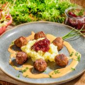 Köttbullar mit Kartoffelpüree