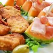 Party-Schnitzel mit Melone und Schinken